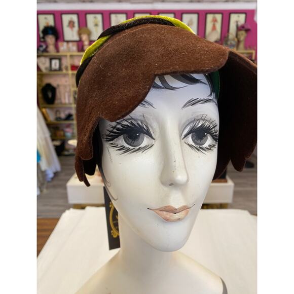 vintage 1960s cloche style brown wool hat, 60s mod scalloped hat, valerie modes - Picture 5 of 7